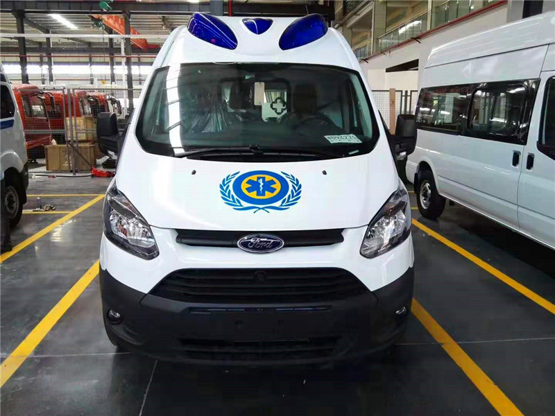福特新全順V362長軸中頂監(jiān)護(hù)型救護(hù)車（汽油）