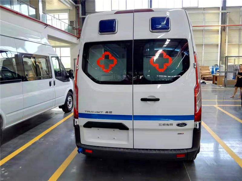 福特新全順V362長軸中頂監(jiān)護(hù)型救護(hù)車（汽油）