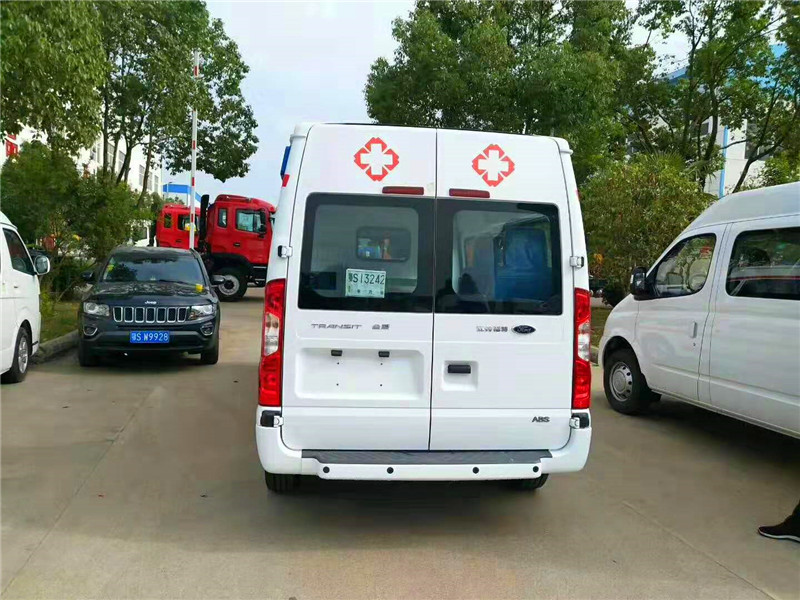 福特新世代V348長(zhǎng)軸中頂運(yùn)輸型救護(hù)車