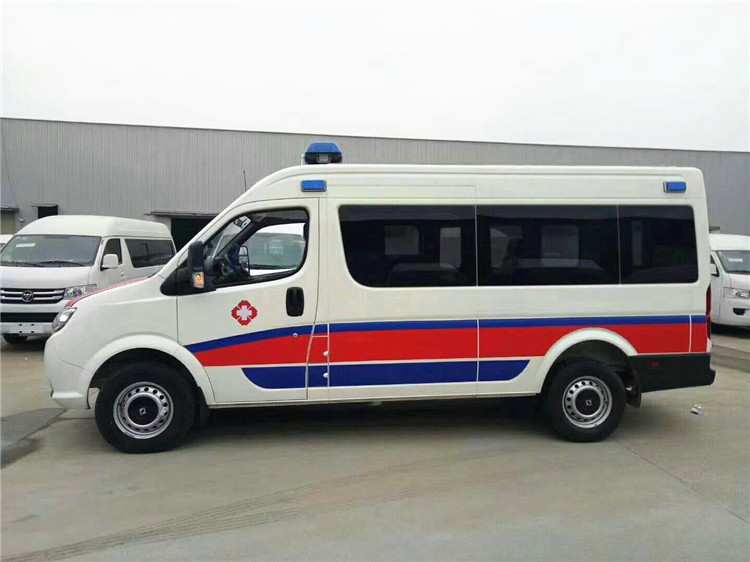 東風(fēng)御風(fēng)長軸高頂監(jiān)護(hù)型救護(hù)車