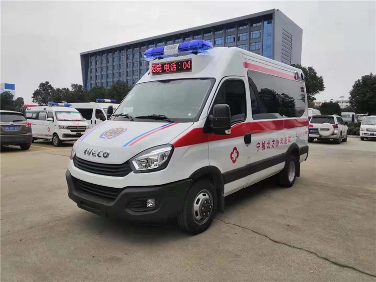 依維柯歐盛救護(hù)車(chē)（抬顯警燈）