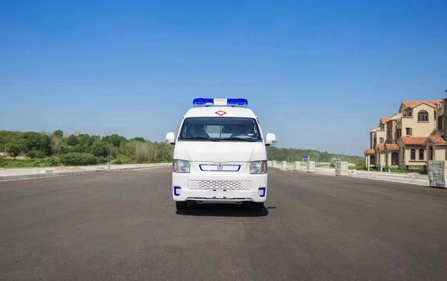 吉利純電動(dòng)救護(hù)車(chē)首款電動(dòng)急救車(chē)！